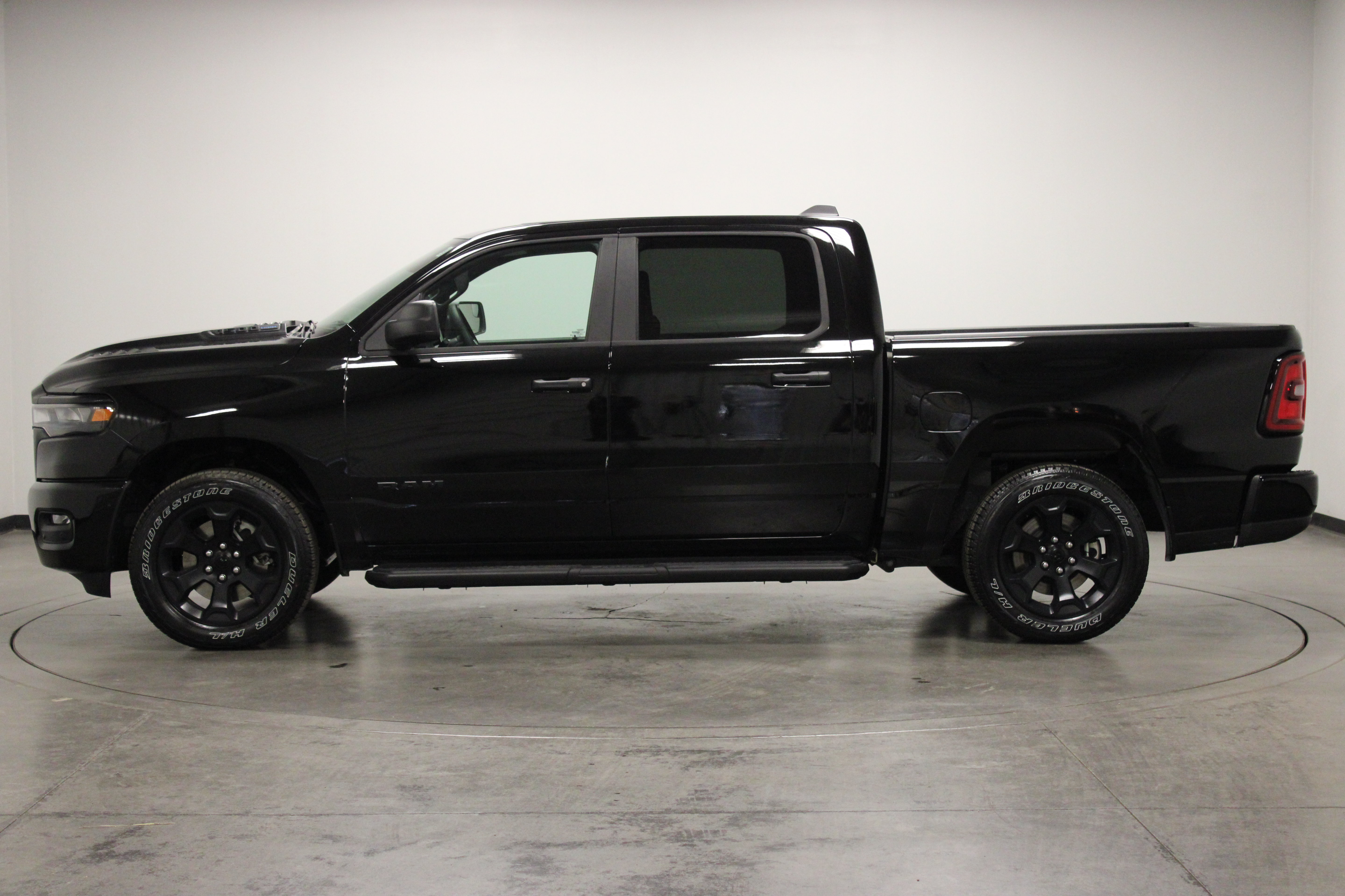 New 2027 RAM 1500 Express AWD/4WD image 5