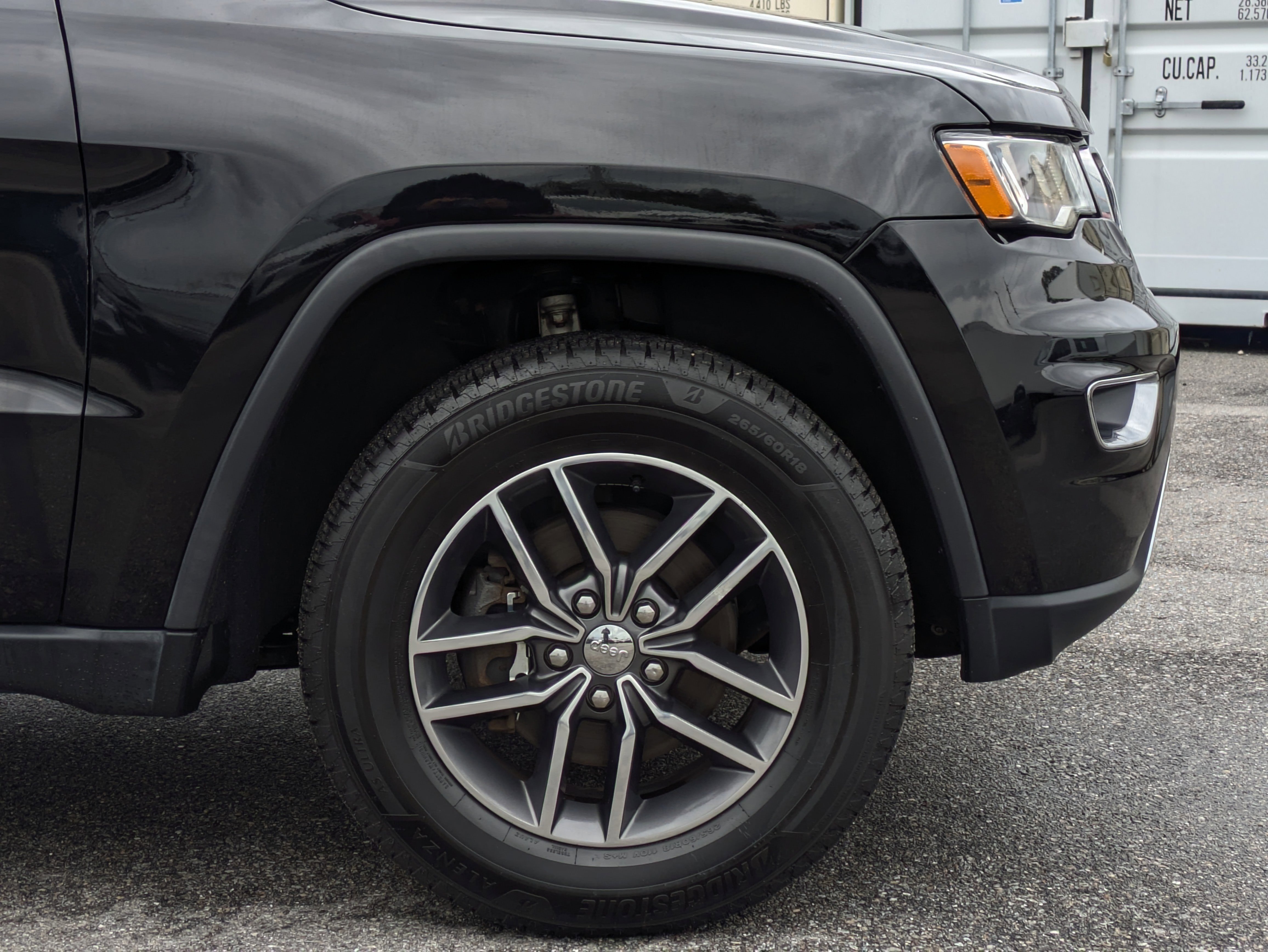 Used 2017 Jeep Grand Cherokee Limited image 11