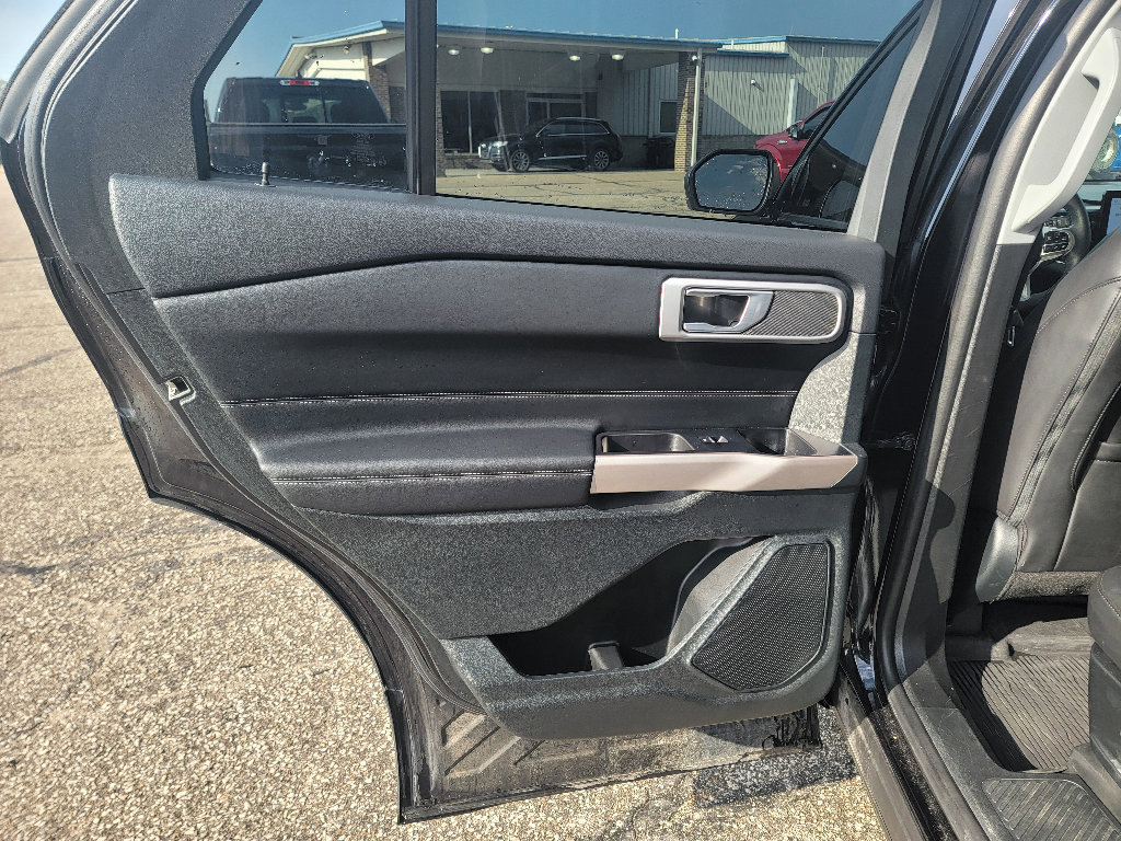 Used 2023 Ford Explorer XLT w/ Equipment Group 202A AWD/4WD image 24