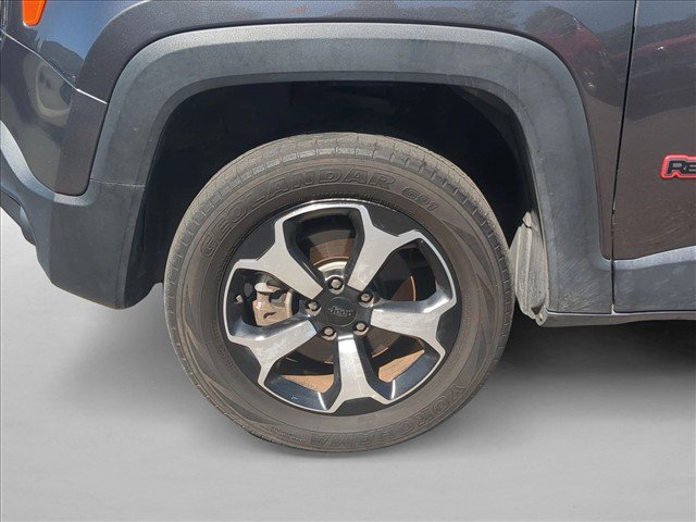 Used 2019 Jeep Renegade Trailhawk w/ UConnect 8.4 Nav Group AWD/4WD image 23
