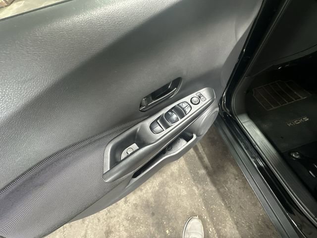 Used 2018 Nissan Kicks S FWD image 19