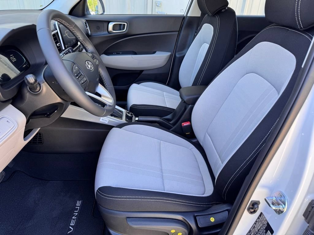 New 2026 Hyundai Venue SEL FWD image 8