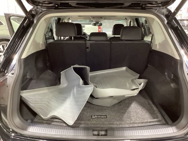 Used 2022 Volkswagen Tiguan SE image 28