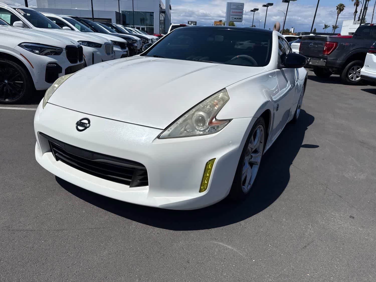 Used 2013 Nissan 370Z Coupe w/ Sport Pkg RWD image 1
