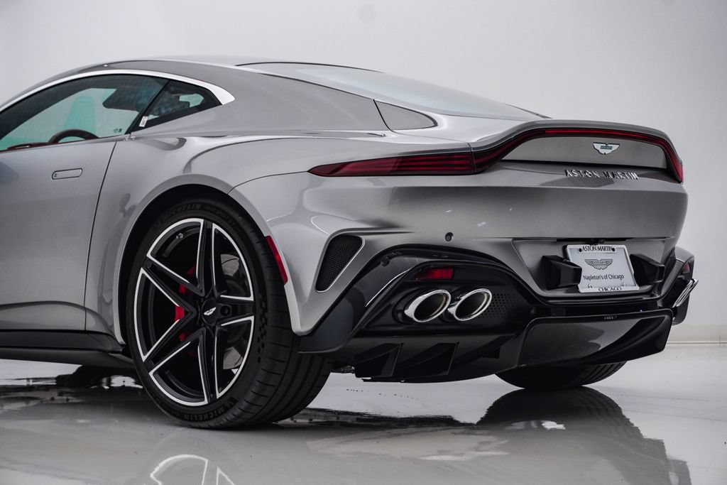 Used 2025 Aston Martin V8 Vantage Roadster RWD image 11