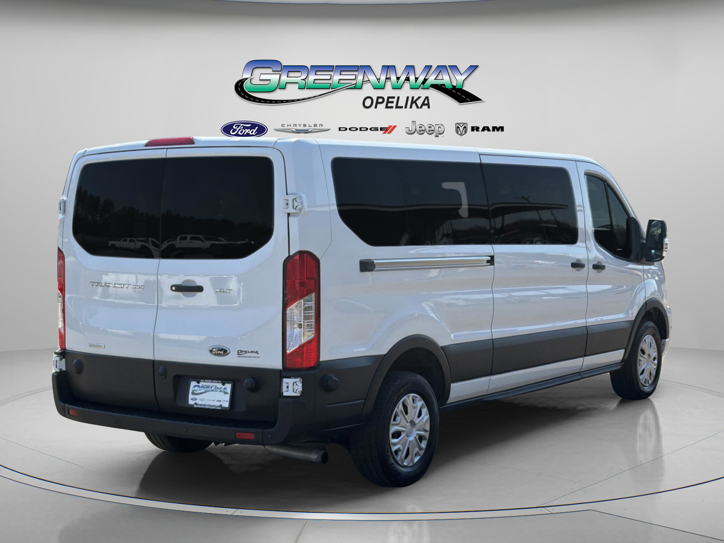 Used 2024 Ford Transit 350 XLT RWD image 7