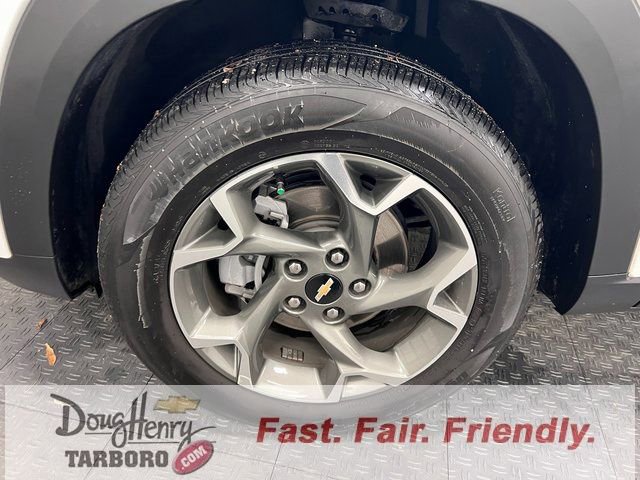 Used 2025 Chevrolet Trax LT image 21