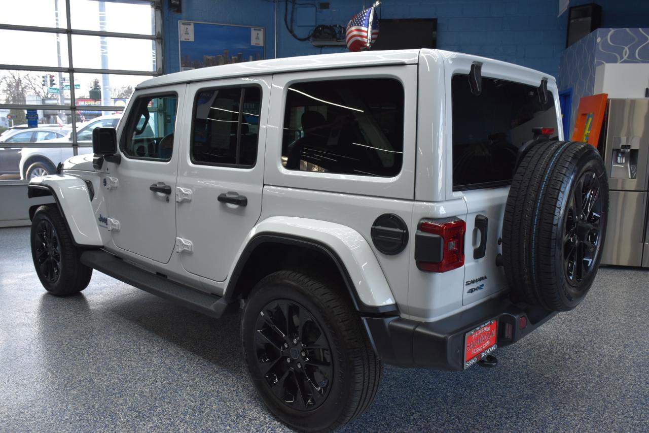 Used 2025 Jeep Wrangler Unlimited Sahara w/ Safety Group AWD/4WD image 7