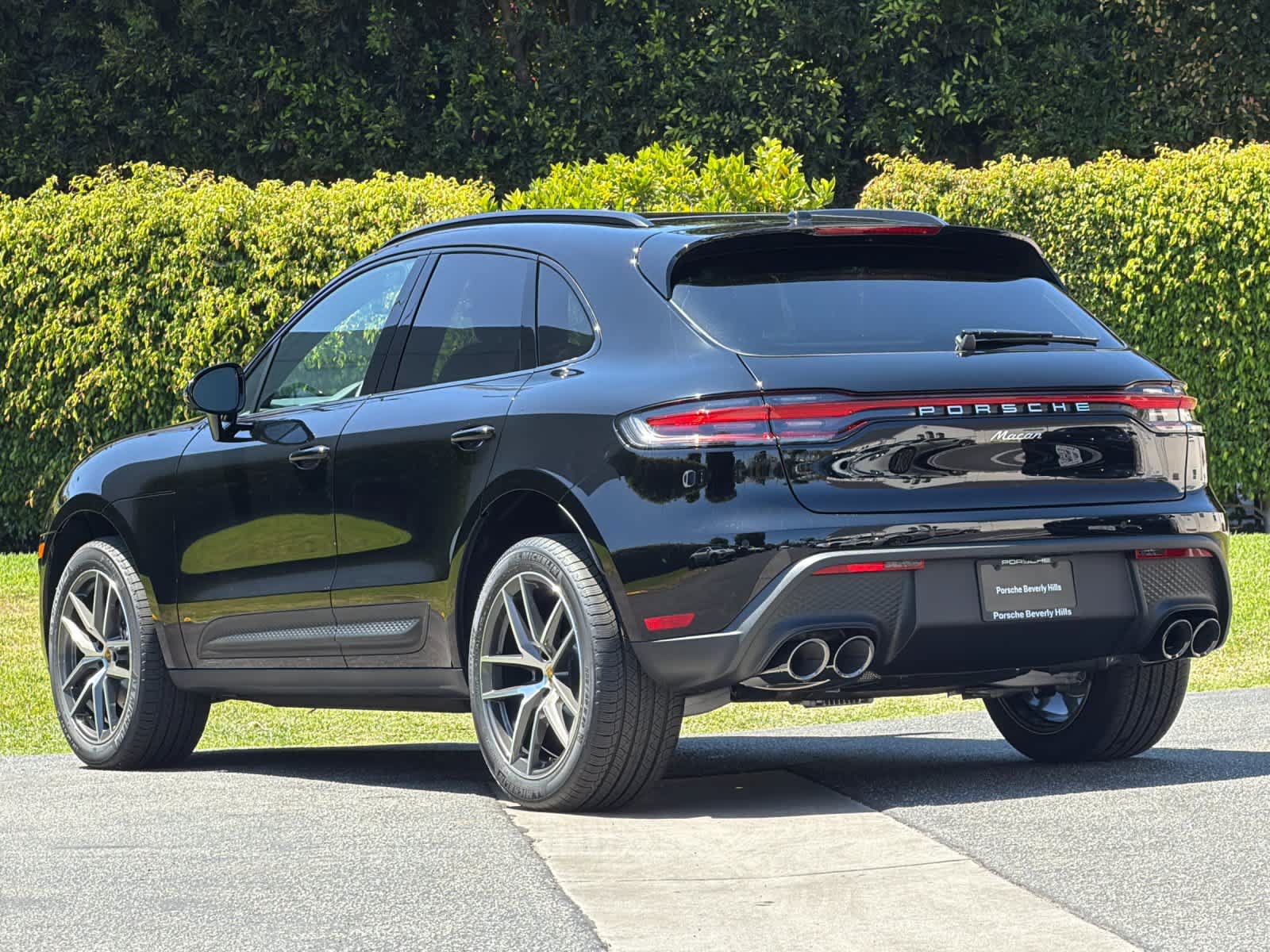 New 2026 Porsche Macan AWD/4WD image 3