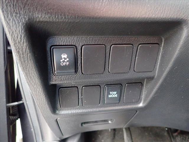 Used 2013 Nissan Pathfinder S image 12