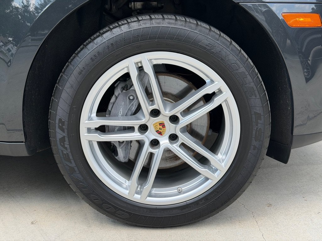 Used 2023 Porsche Macan AWD/4WD image 19