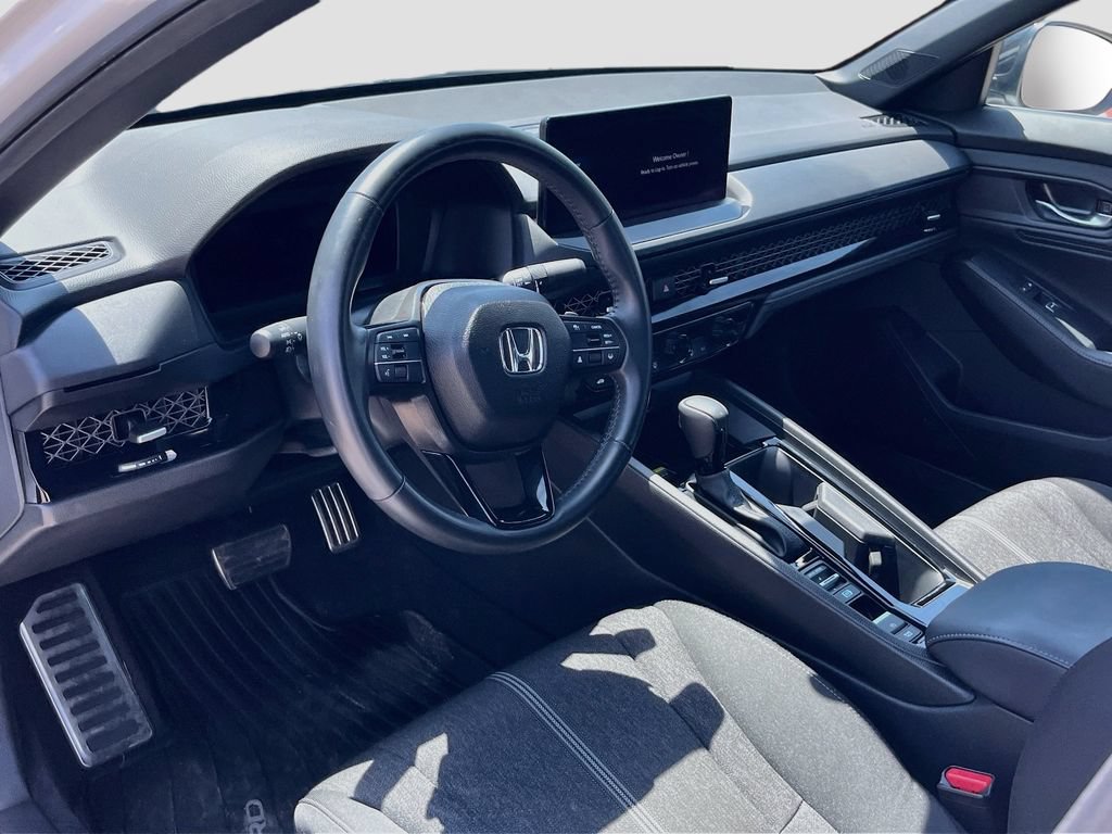 Used 2025 Honda Accord Sport image 9