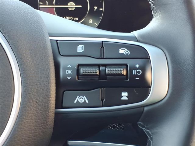 Used 2025 Kia Sportage SX image 32