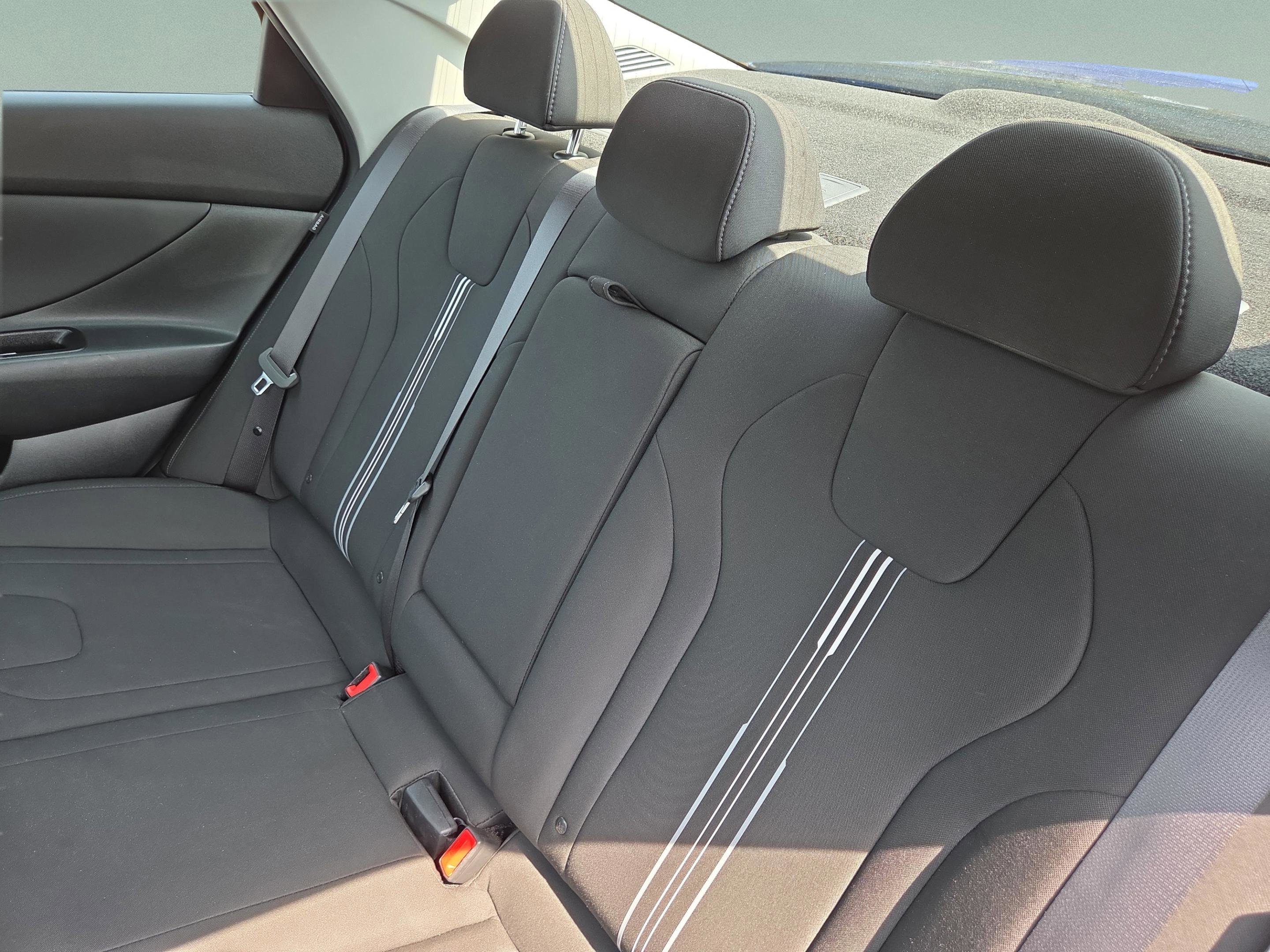 Used 2025 Hyundai Elantra SEL image 28