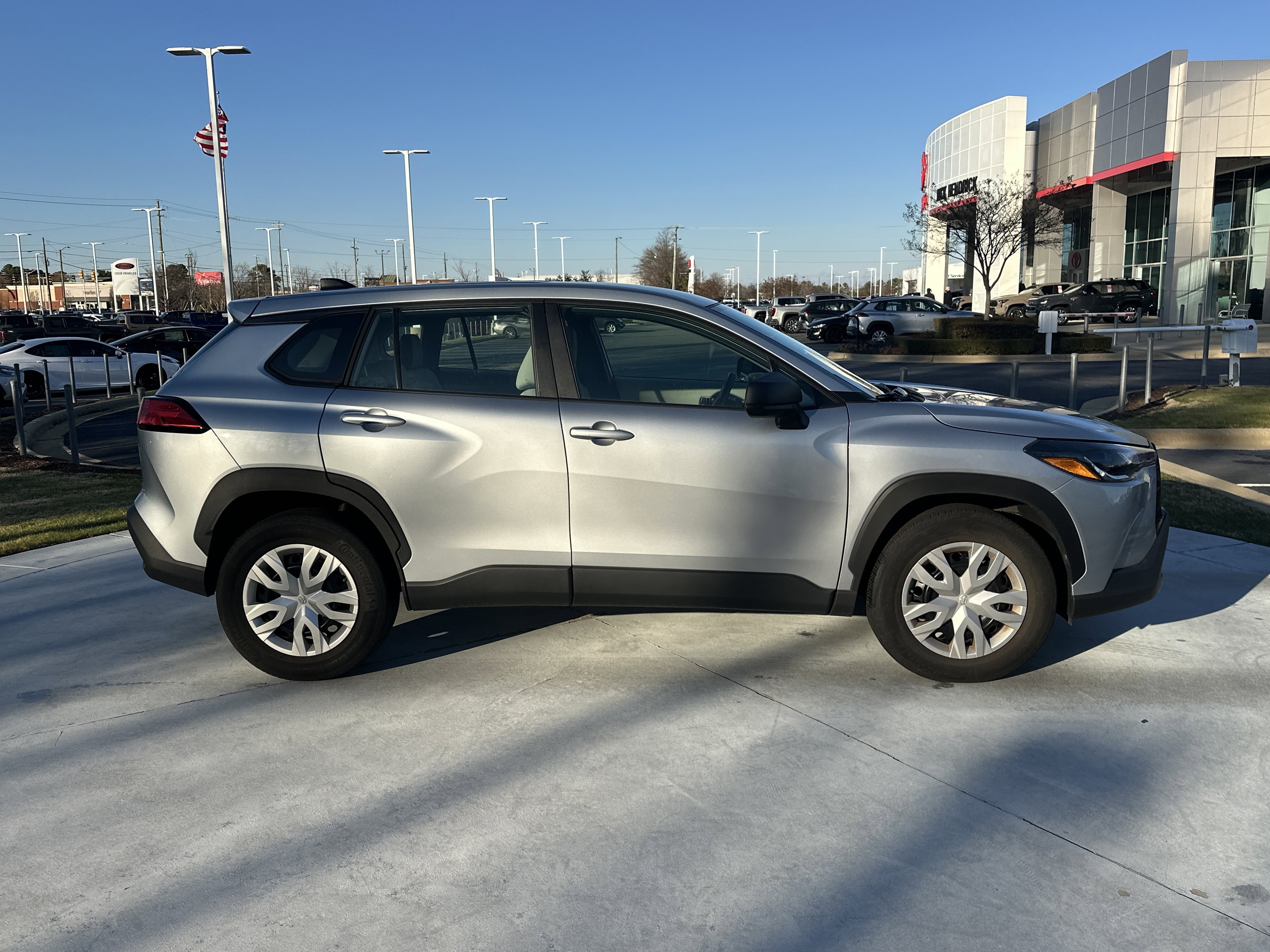 Used 2023 Toyota Corolla Cross L image 11