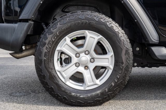 Used 2022 Jeep Wrangler Unlimited Sport w/ Sun And Sound Package AWD/4WD image 33