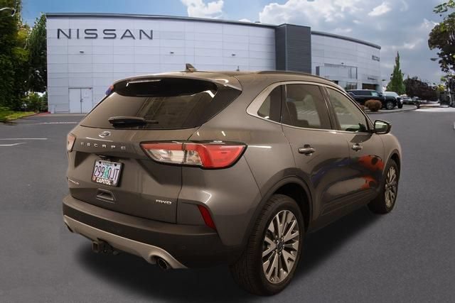 Used 2022 Ford Escape Titanium w/ Class II Trailer Tow Package AWD/4WD image 3