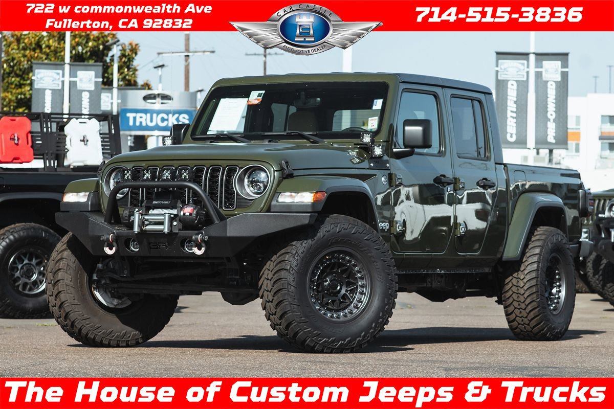 Used 2023 Jeep Gladiator Overland w/ Trailer Tow Package image 1