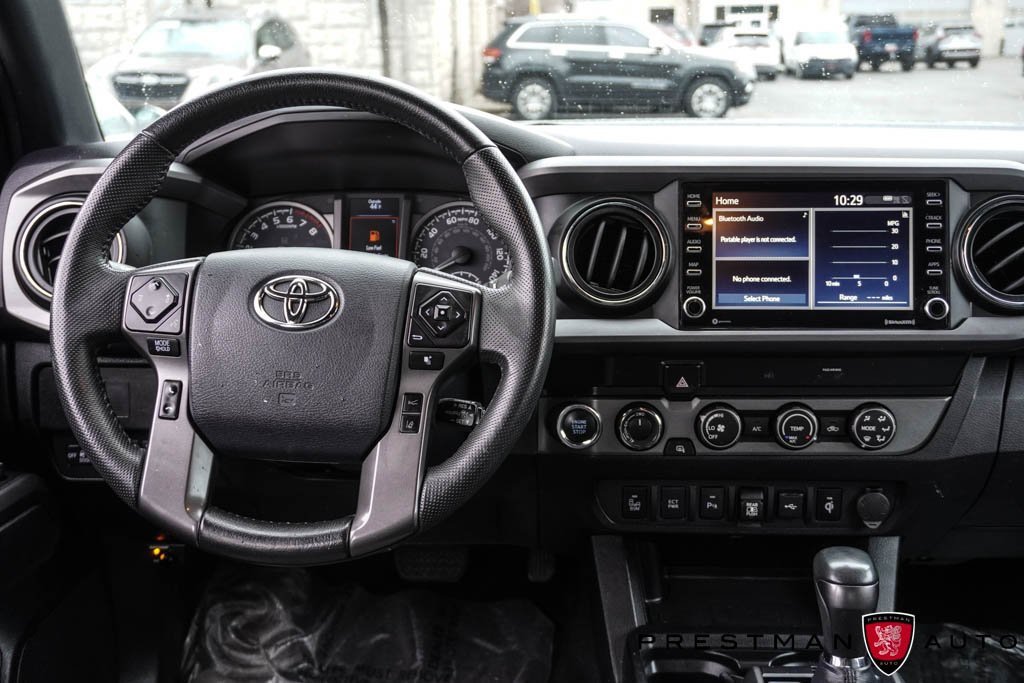 Used 2020 Toyota Tacoma TRD Off-Road image 2