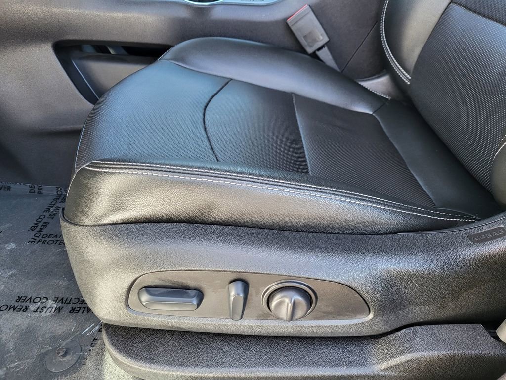 Used 2024 GMC Terrain SLT image 15