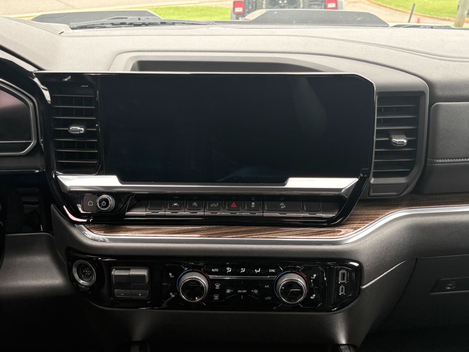 Used 2024 Chevrolet Silverado 1500 LT Trail Boss w/ Convenience Package II AWD/4WD image 24