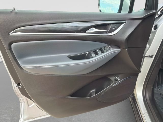 Used 2021 Buick Enclave Essence AWD/4WD image 19
