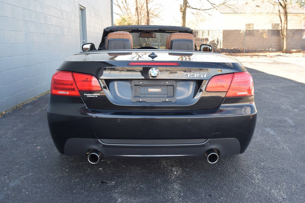 Used 2012 BMW 335i Convertible image 16