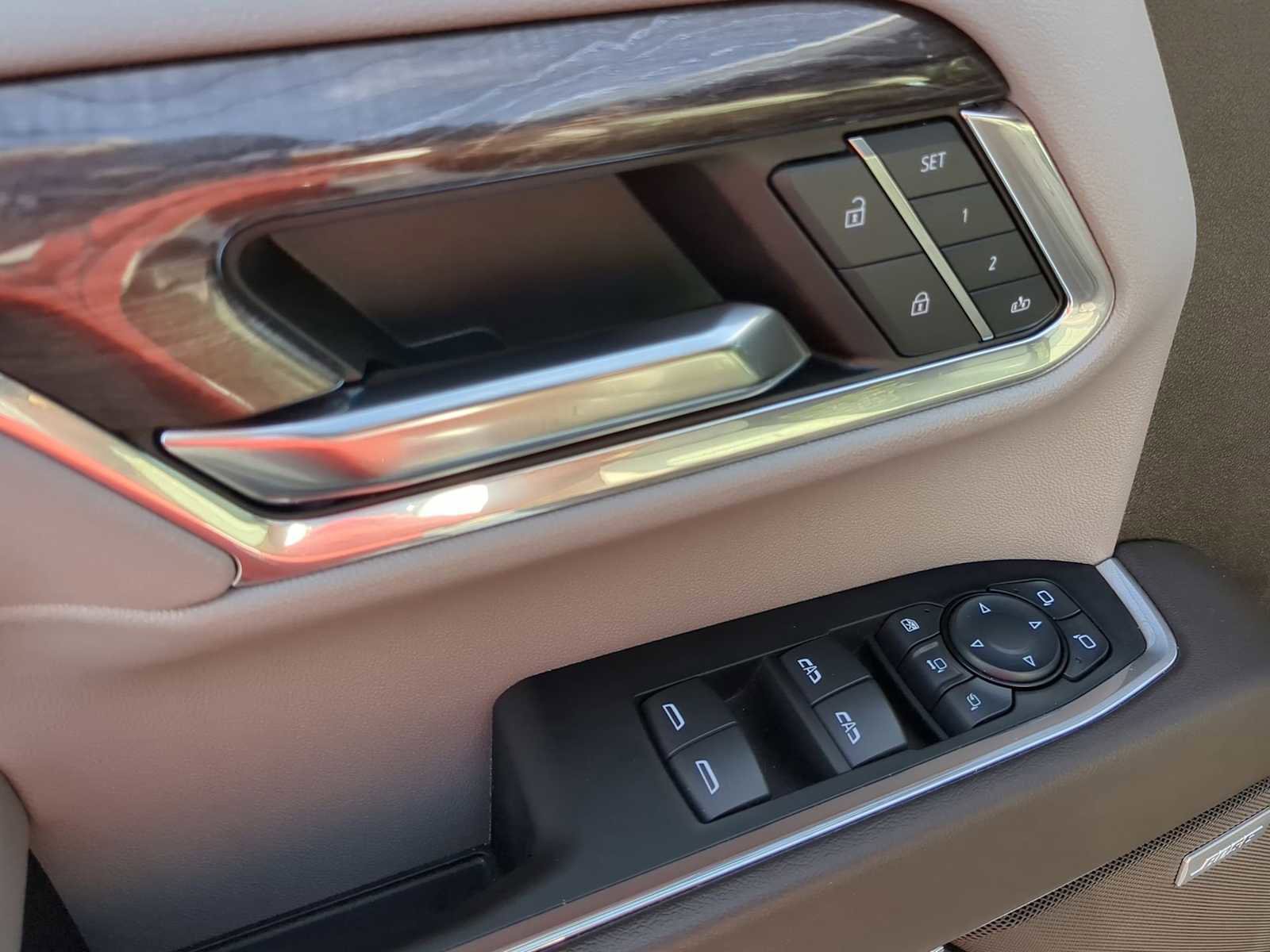 Used 2024 Chevrolet Silverado 2500 LTZ w/ LTZ Plus Package image 12