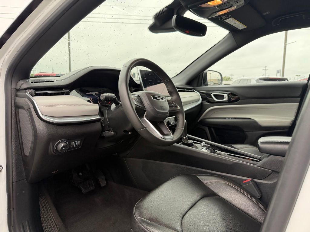 Used 2024 Jeep Compass Limited AWD/4WD image 9