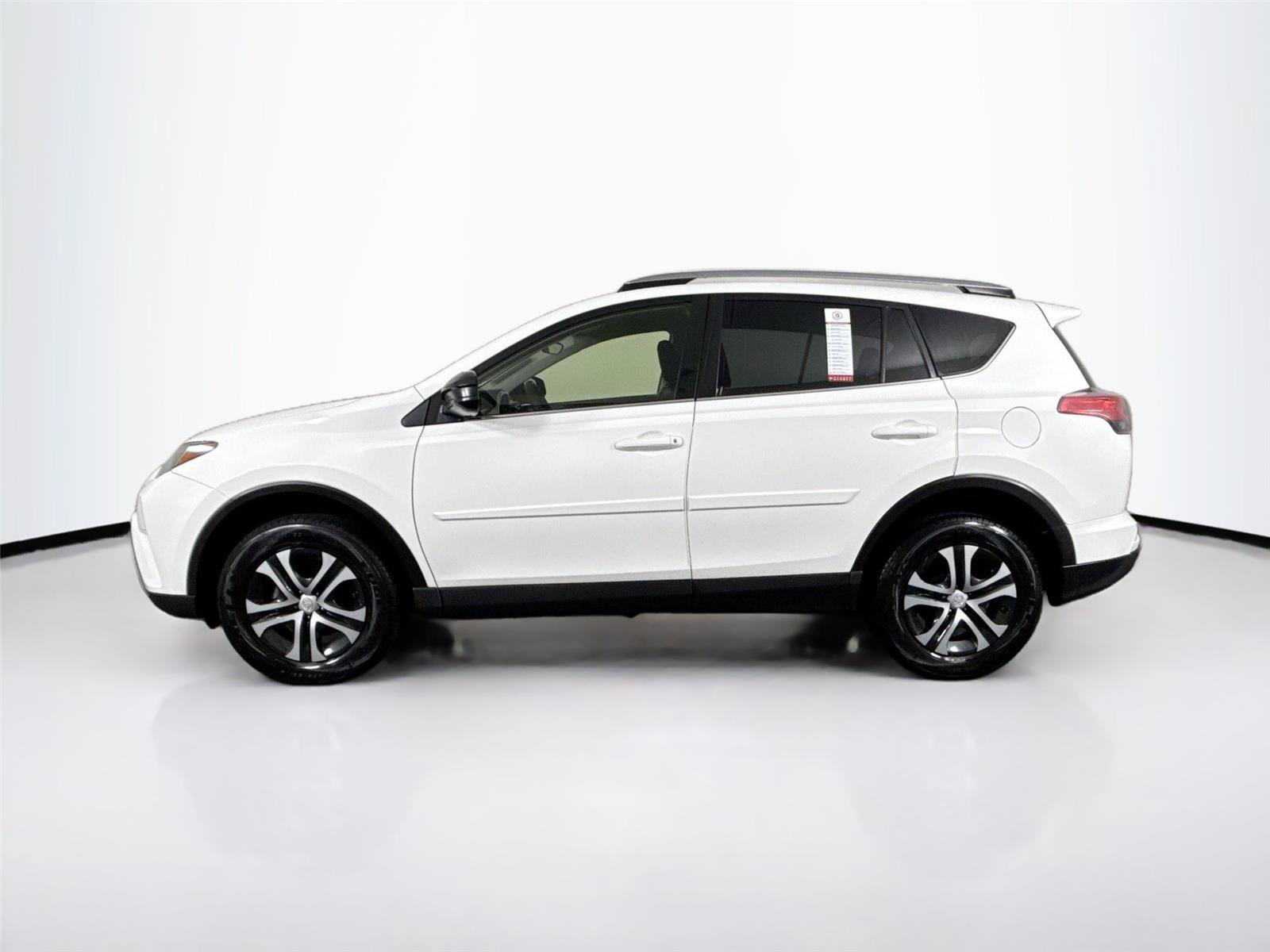 Used 2018 Toyota RAV4 LE w/ All Weather Liner Package AWD/4WD image 12