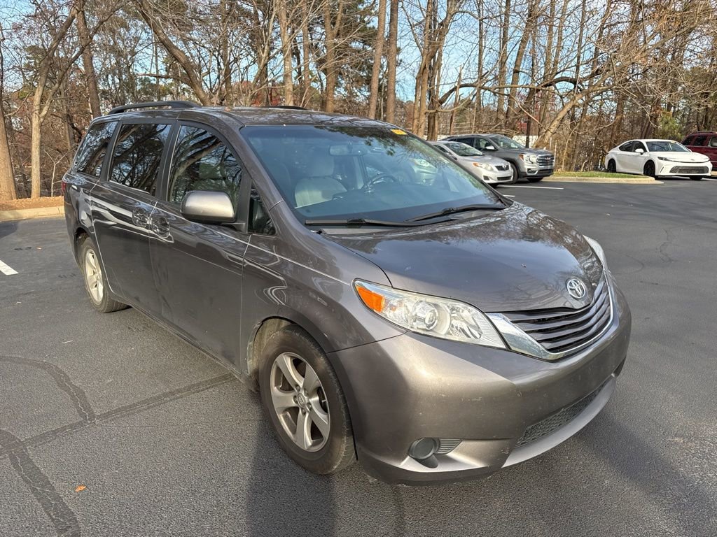 Used 2016 Toyota Sienna LE