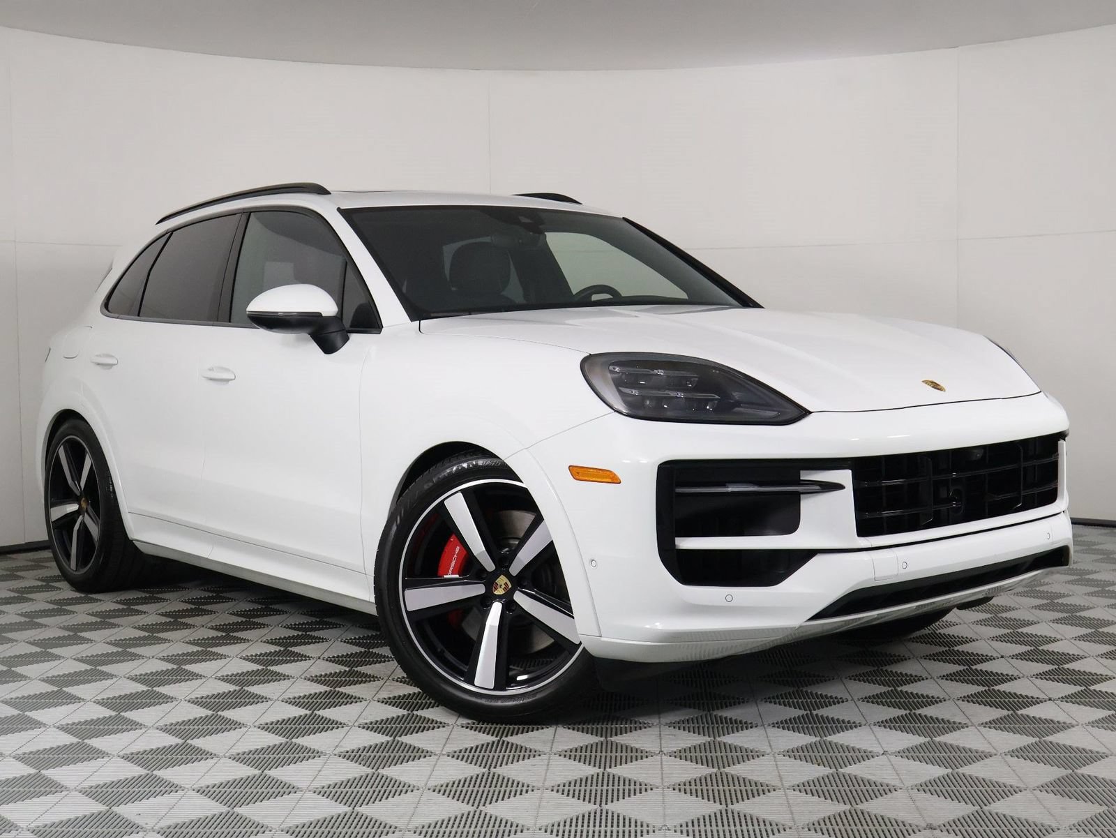 Certified 2024 Porsche Cayenne S AWD/4WD image 9