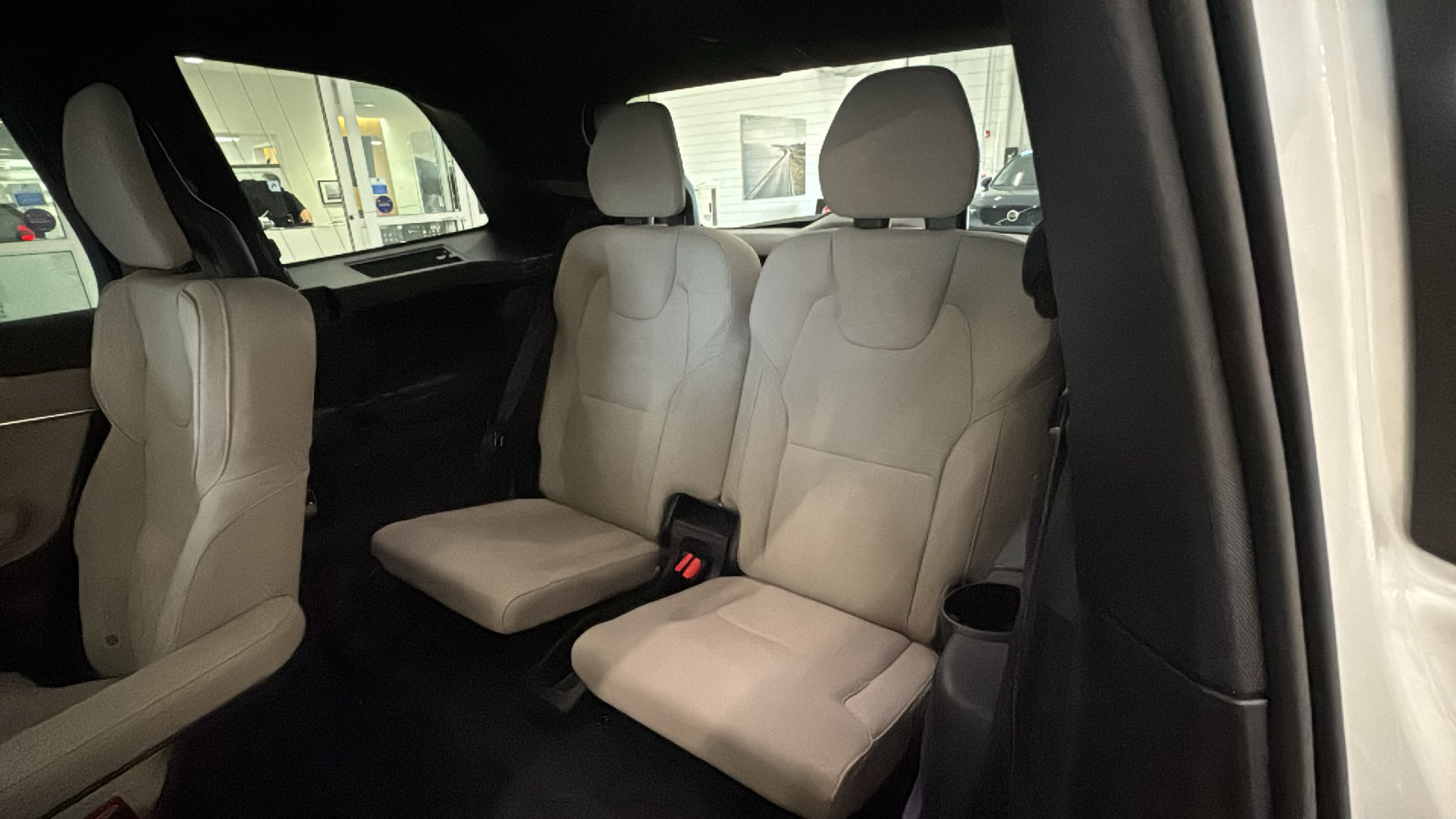 New 2026 Volvo XC90 T8 Plus w/ Protection Package Premier AWD/4WD image 30