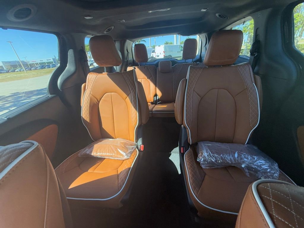 New 2026 Chrysler Pacifica Pinnacle FWD image 25