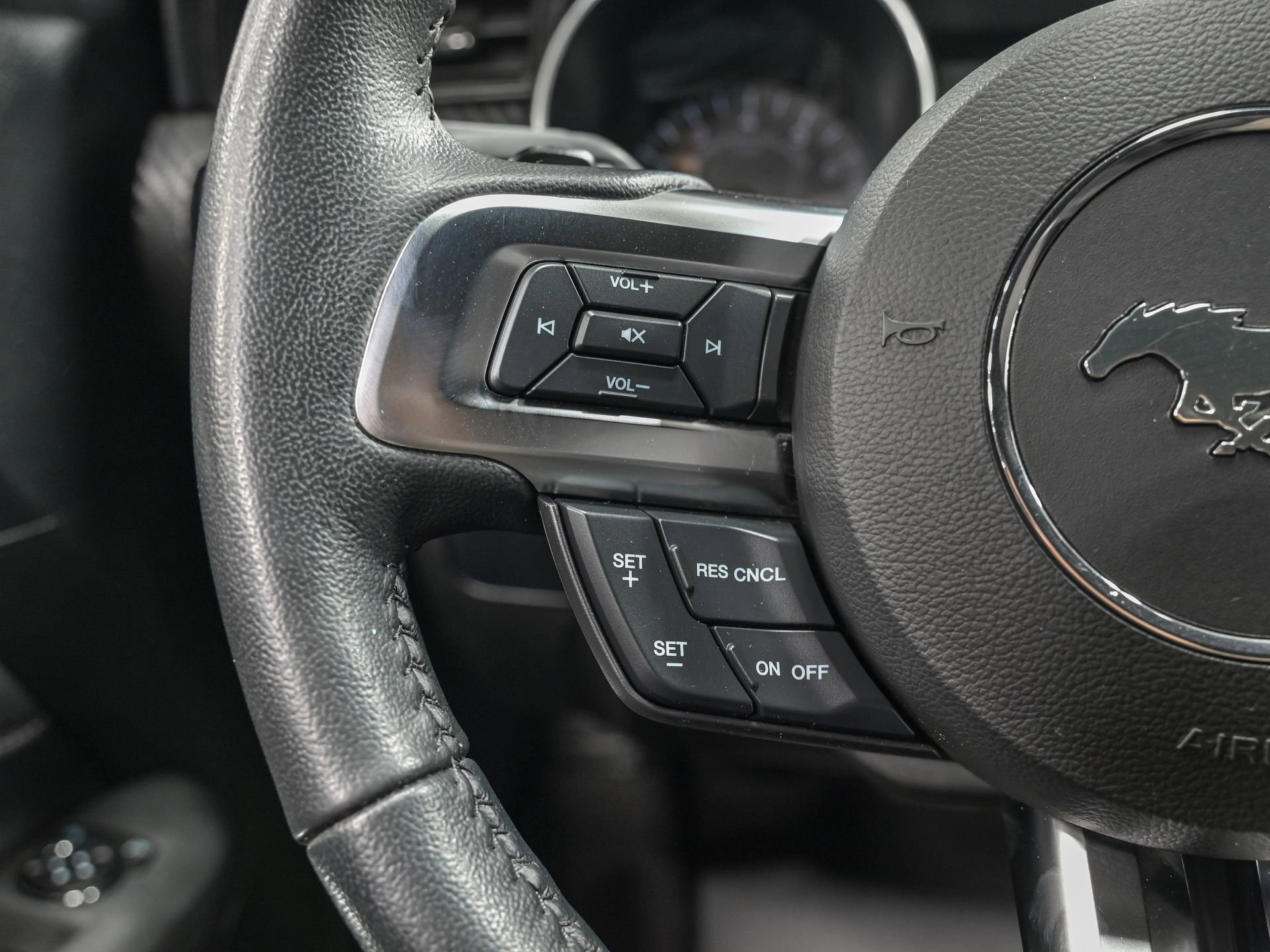 Used 2020 Ford Mustang Coupe RWD image 19