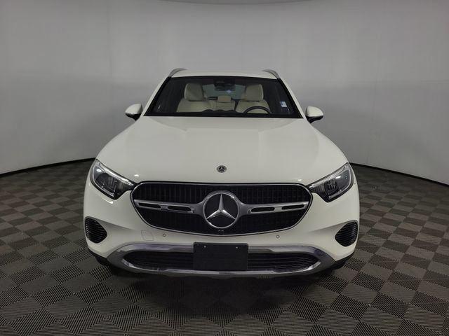 Used 2023 Mercedes-Benz GLC 300 4MATIC image 2