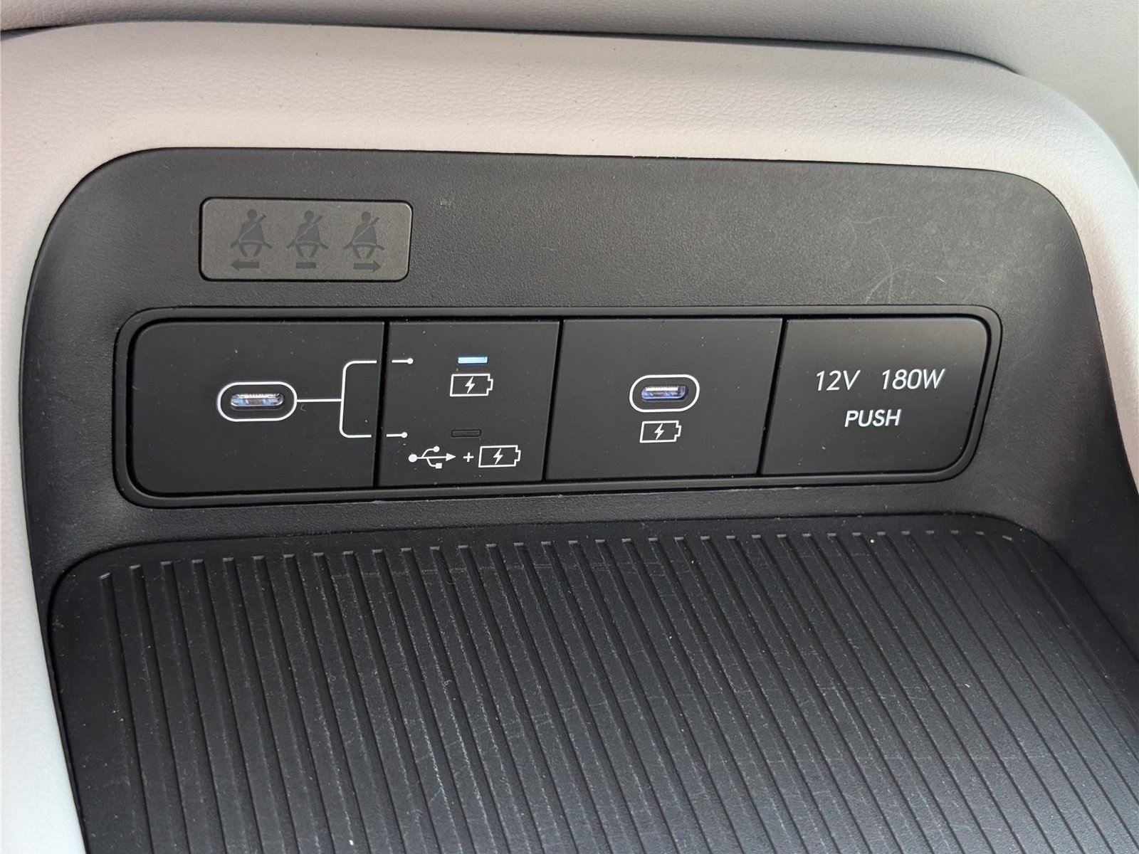 Used 2025 Hyundai Kona SEL AWD/4WD image 24