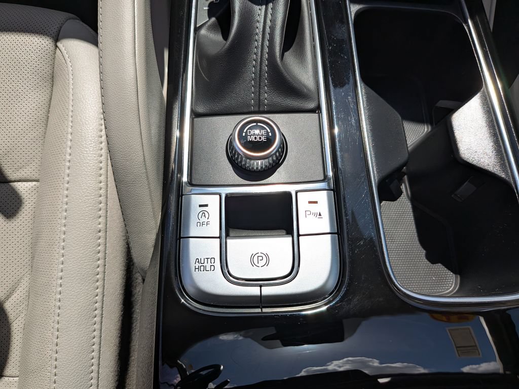 Certified 2024 Kia Telluride EX w/ EX Captain's Chair Package FWD image 29