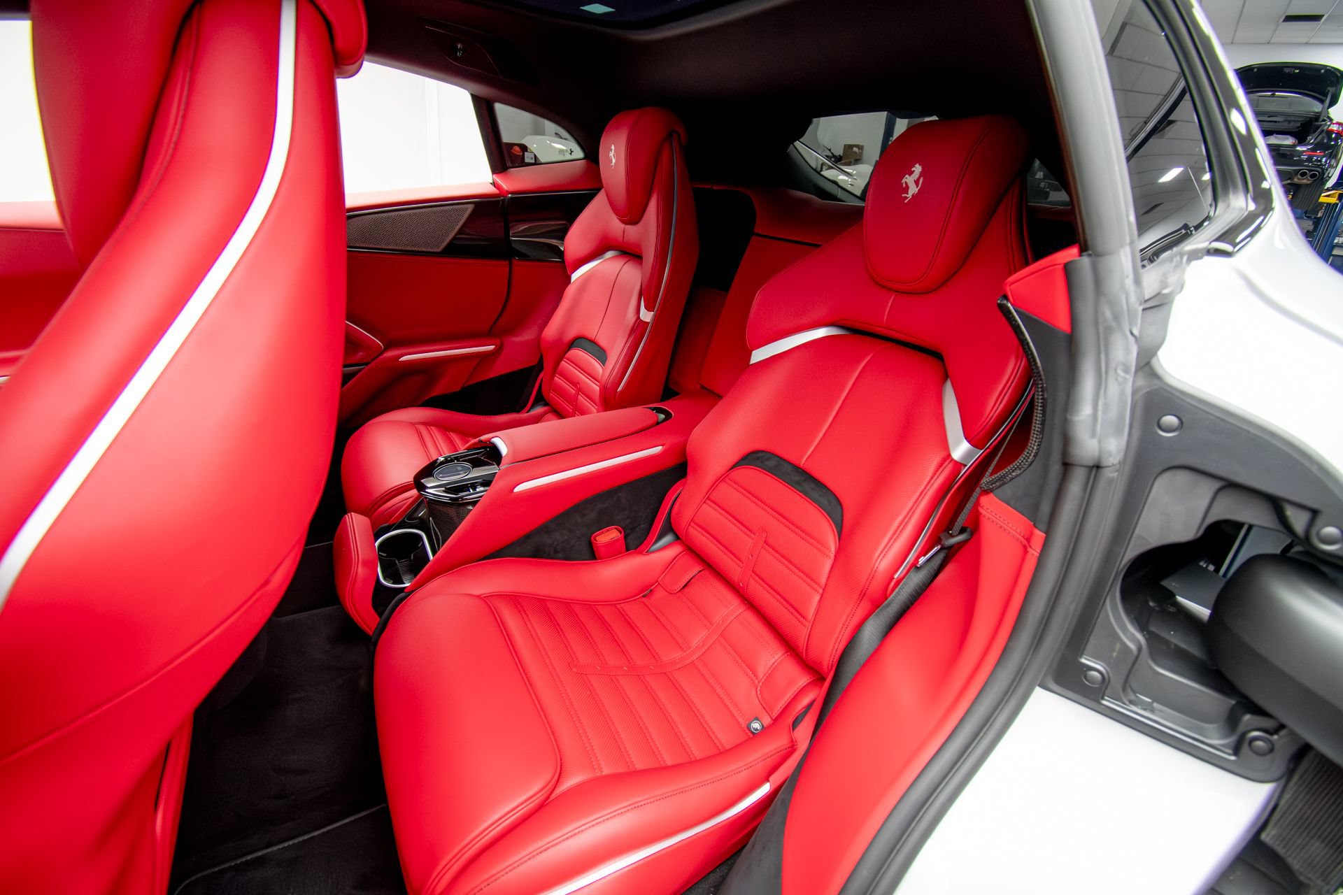 Used 2025 Ferrari Purosangue AWD/4WD image 31