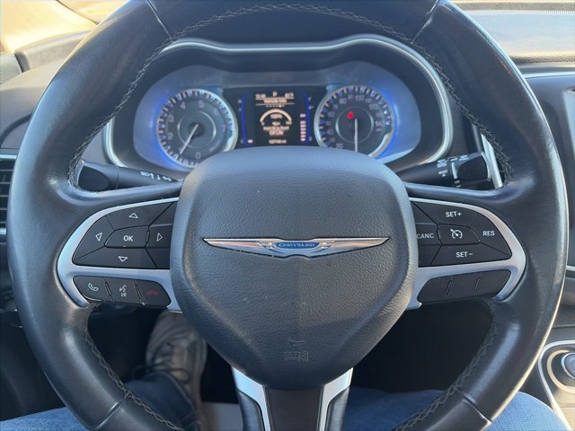 Used 2017 Chrysler 200 Limited Platinum image 21