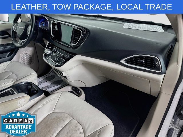 Used 2021 Chrysler Pacifica Touring-L FWD image 29