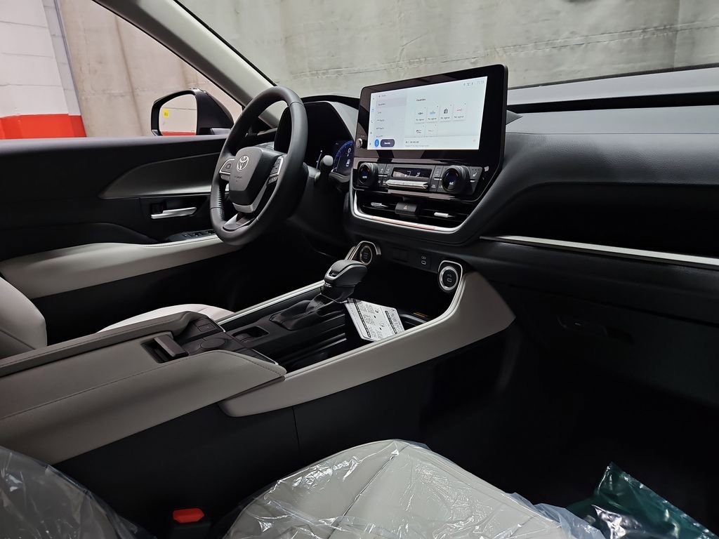 New 2026 Toyota Grand Highlander XLE image 25