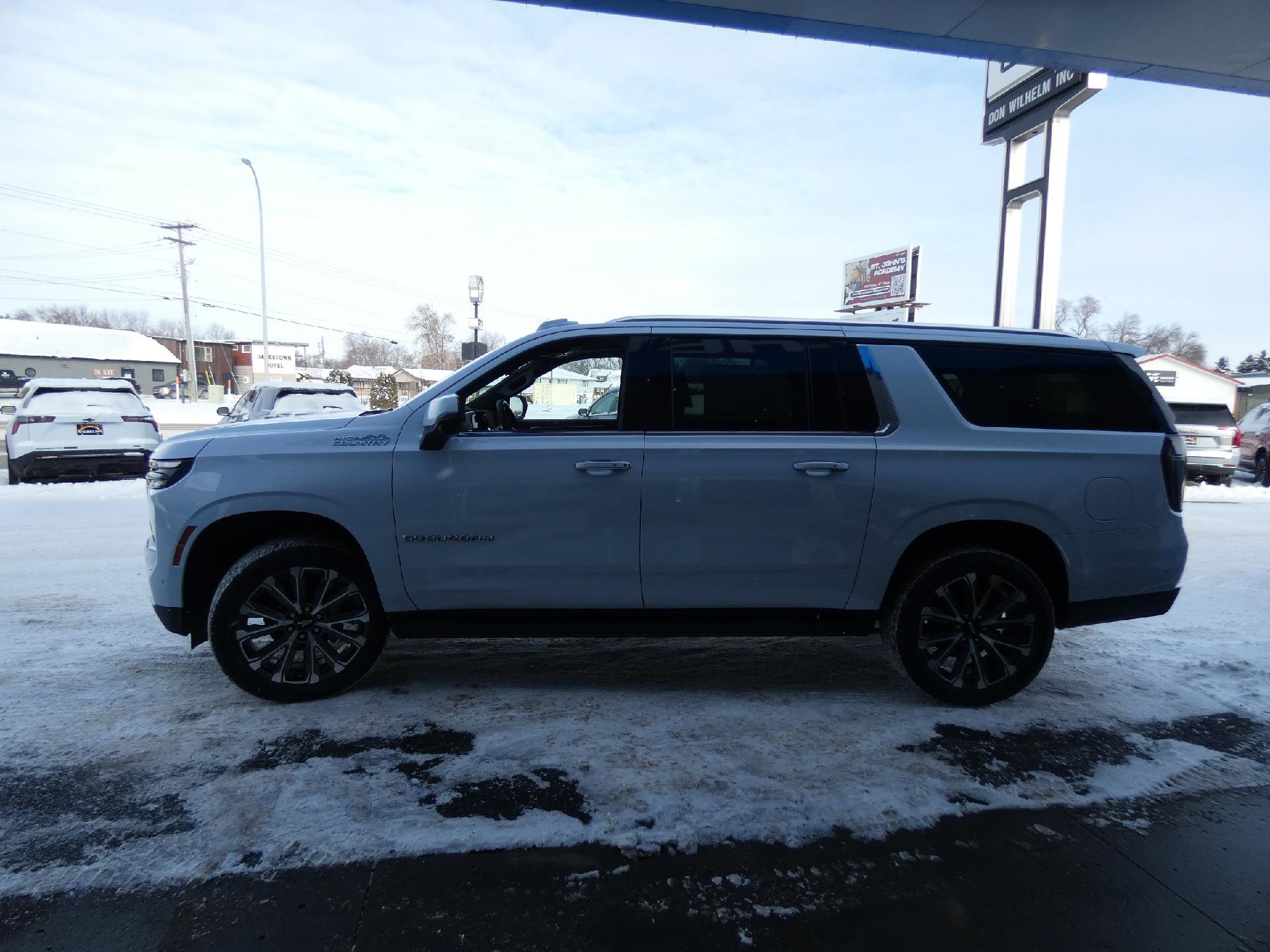 New 2026 Chevrolet Suburban High Country image 10