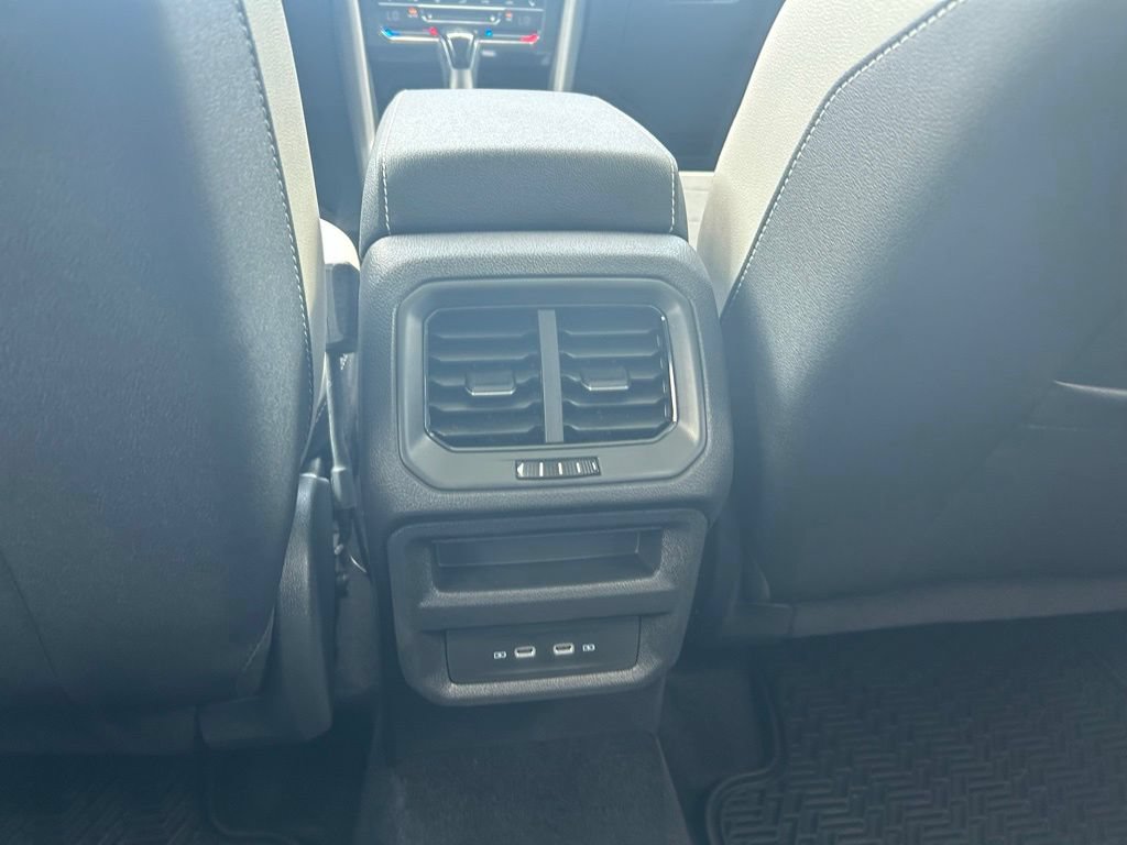New 2026 Volkswagen Taos SE FWD image 44