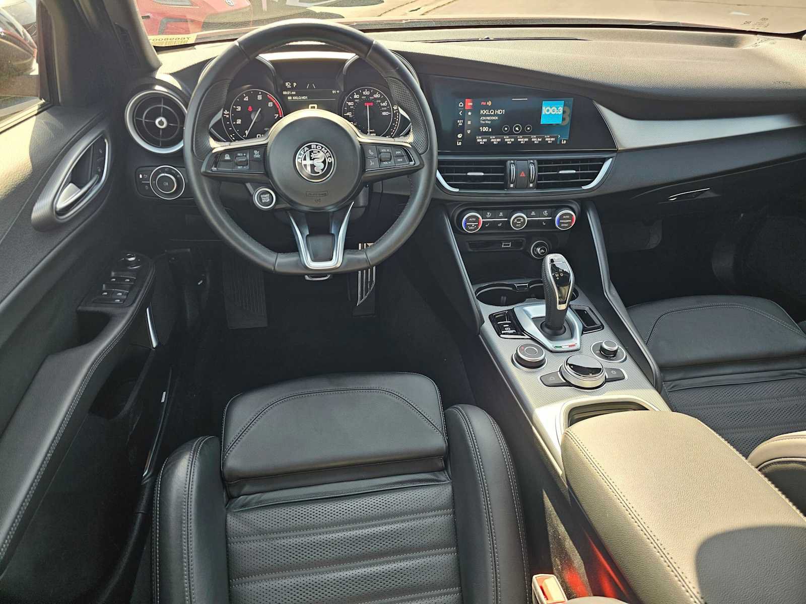 Used 2023 Alfa Romeo Giulia Veloce RWD image 18