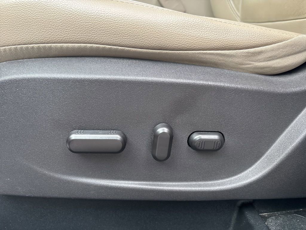 Used 2017 Ford Escape Titanium FWD image 13