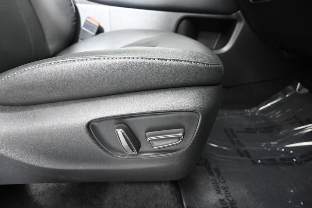 Used 2024 Toyota Grand Highlander AWD image 14