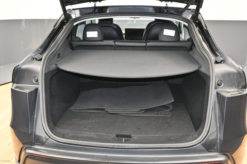 Used 2026 Tesla Model Y Long Range RWD image 34