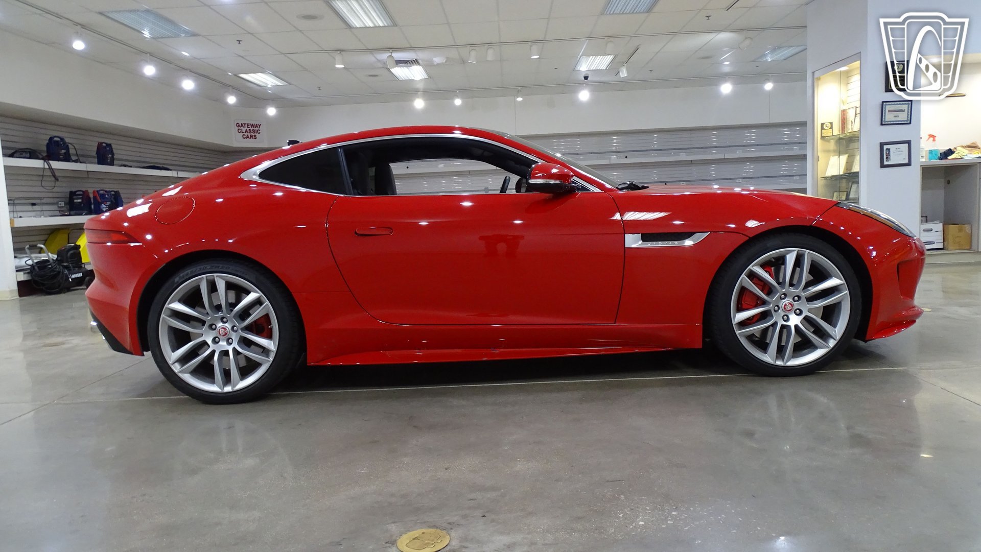 Used 2016 Jaguar F-TYPE R AWD/4WD image 18