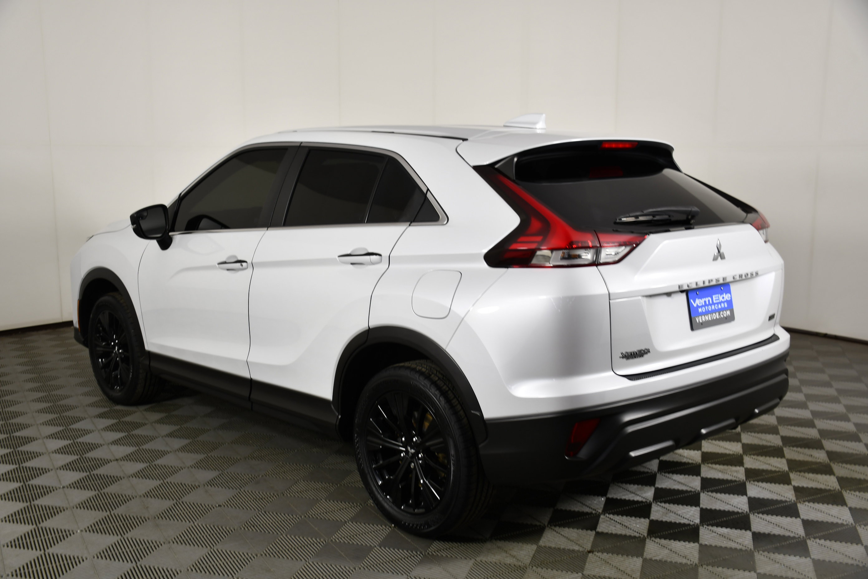 Used 2022 Mitsubishi Eclipse Cross LE image 8